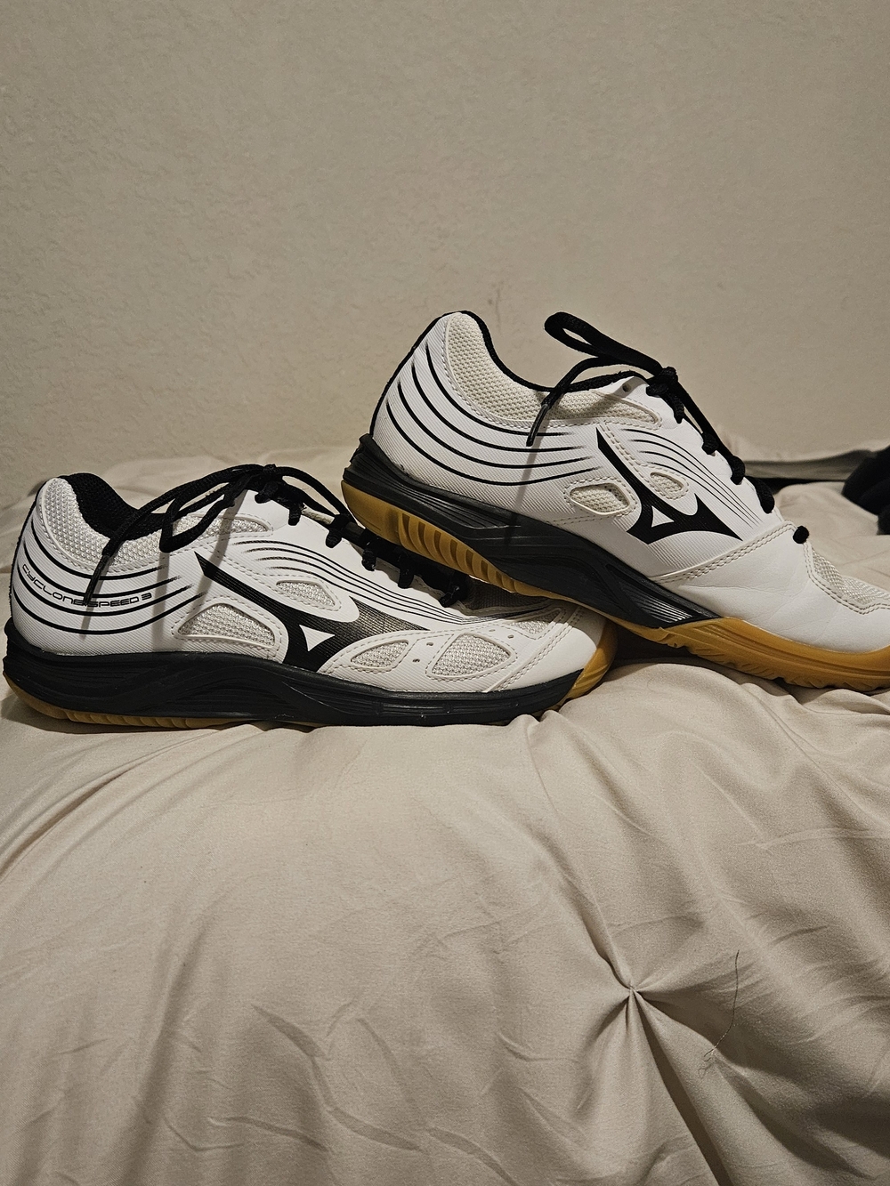 Mizuno Cyclone Speed 3 White & Black Court/Volleyball Shoes
